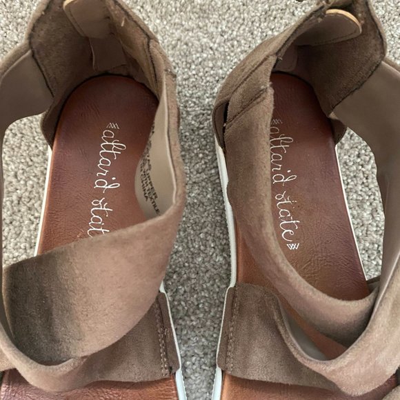 Women's Size 10 Altar'd State Brown Sandals - Picture 2 of 5